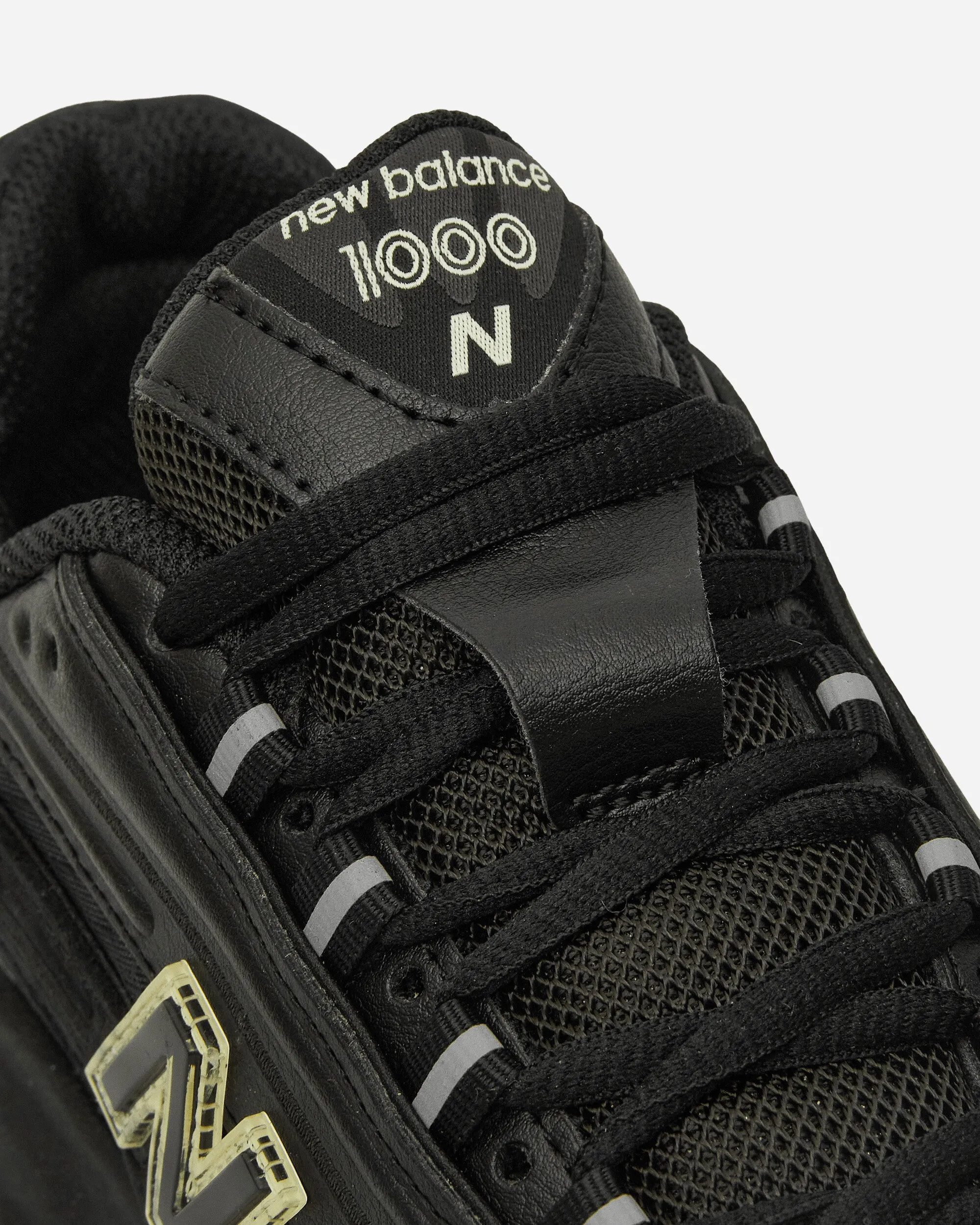 1000 Sneakers Schwarz