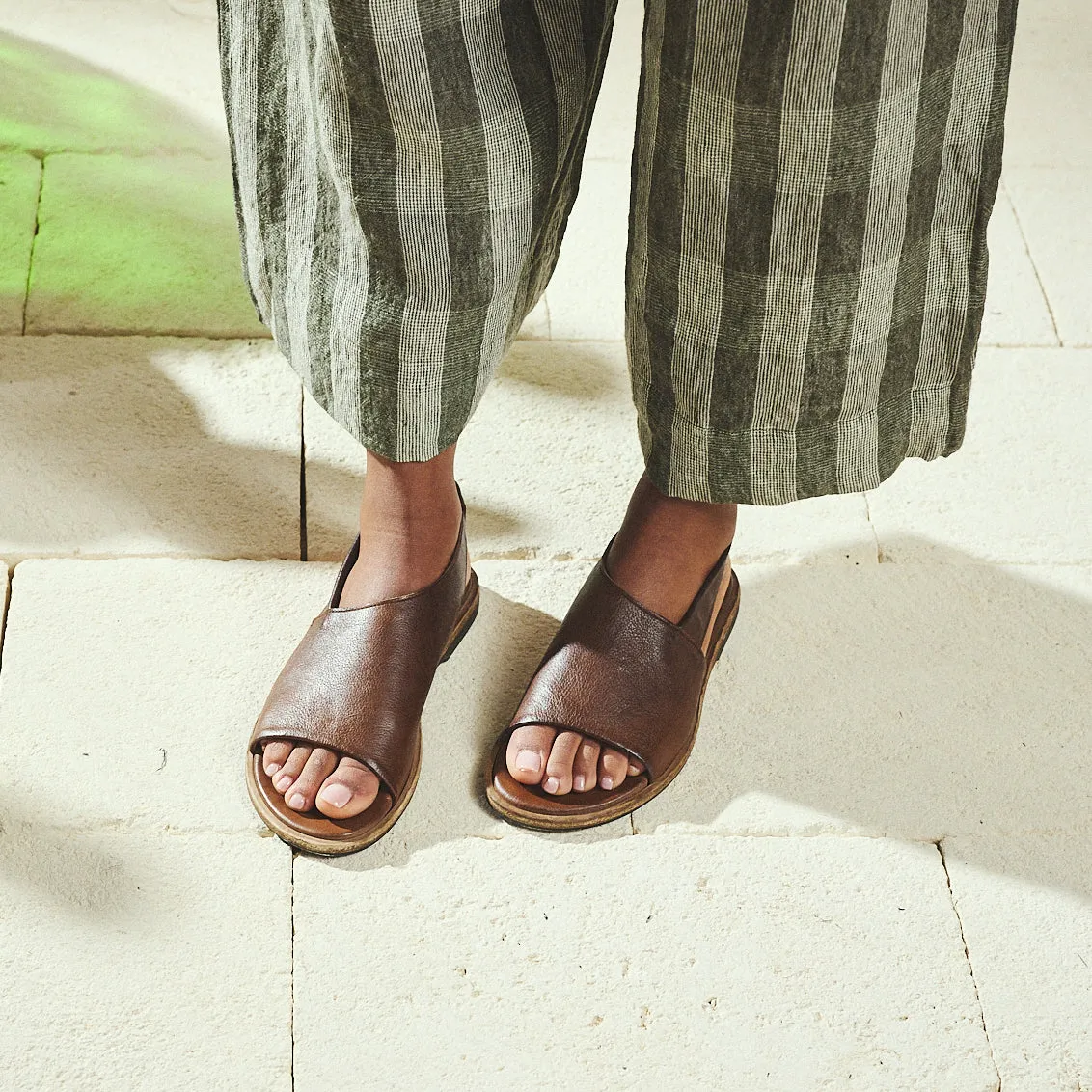 AFRIKA MAHAGONI SANDALEN