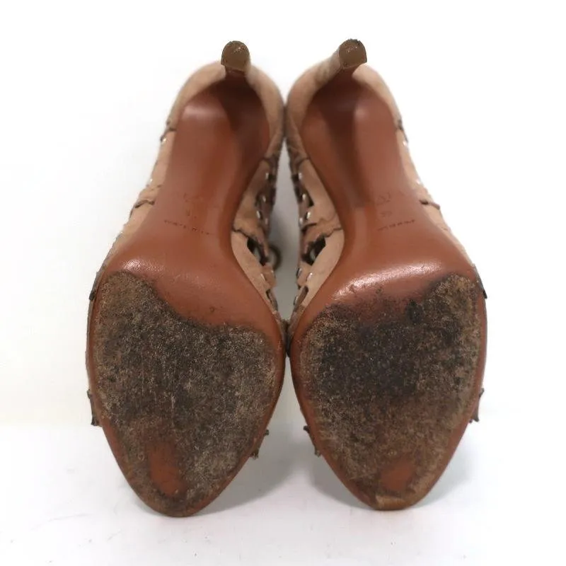 Alaia Stiefeletten mit Nieten und Laser-Cut-Details in Blassrosa Wildleder Größe 35 Offene Spitze Knöchelstiefel