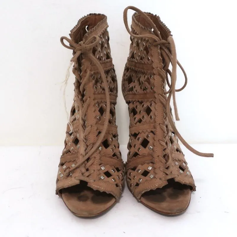 Alaia Stiefeletten mit Nieten und Laser-Cut-Details in Blassrosa Wildleder Größe 35 Offene Spitze Knöchelstiefel