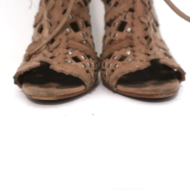 Alaia Stiefeletten mit Nieten und Laser-Cut-Details in Blassrosa Wildleder Größe 35 Offene Spitze Knöchelstiefel