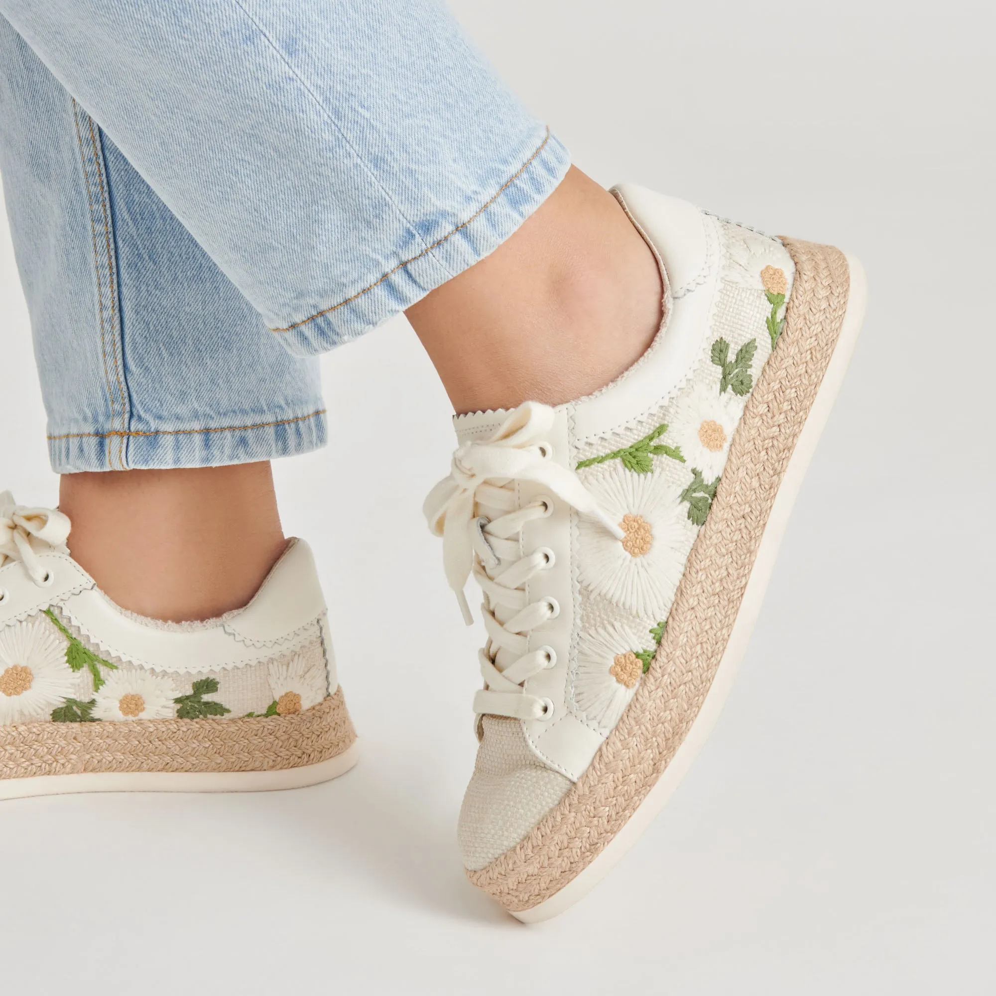 AZALIA SNEAKERS WEIßE FLORALE RAFFIA