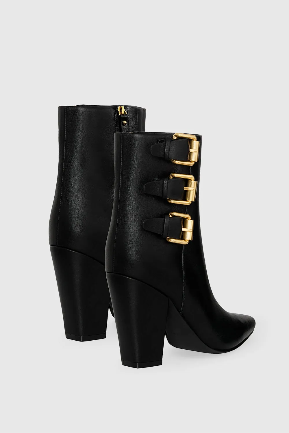Schnallenstiefel