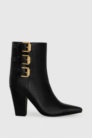 Schnallenstiefel