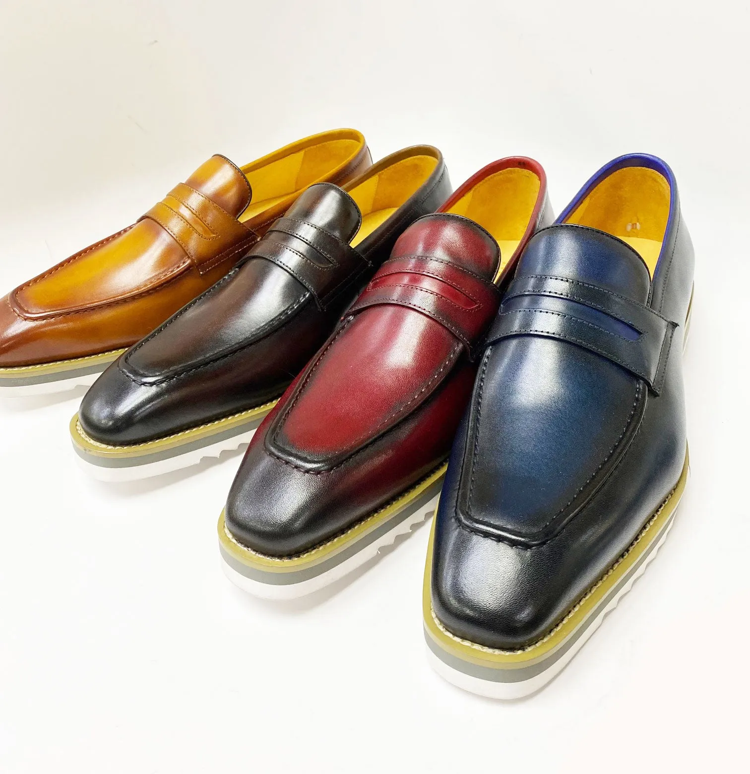 Burgunderfarbene Penny Loafer aus Kalbsleder mit Schlupf