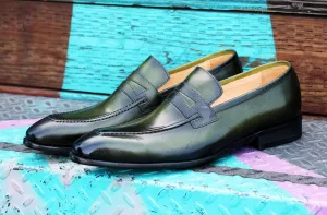 Kalbsleder-Penny-Loafer im Slip-On-Design in Olive