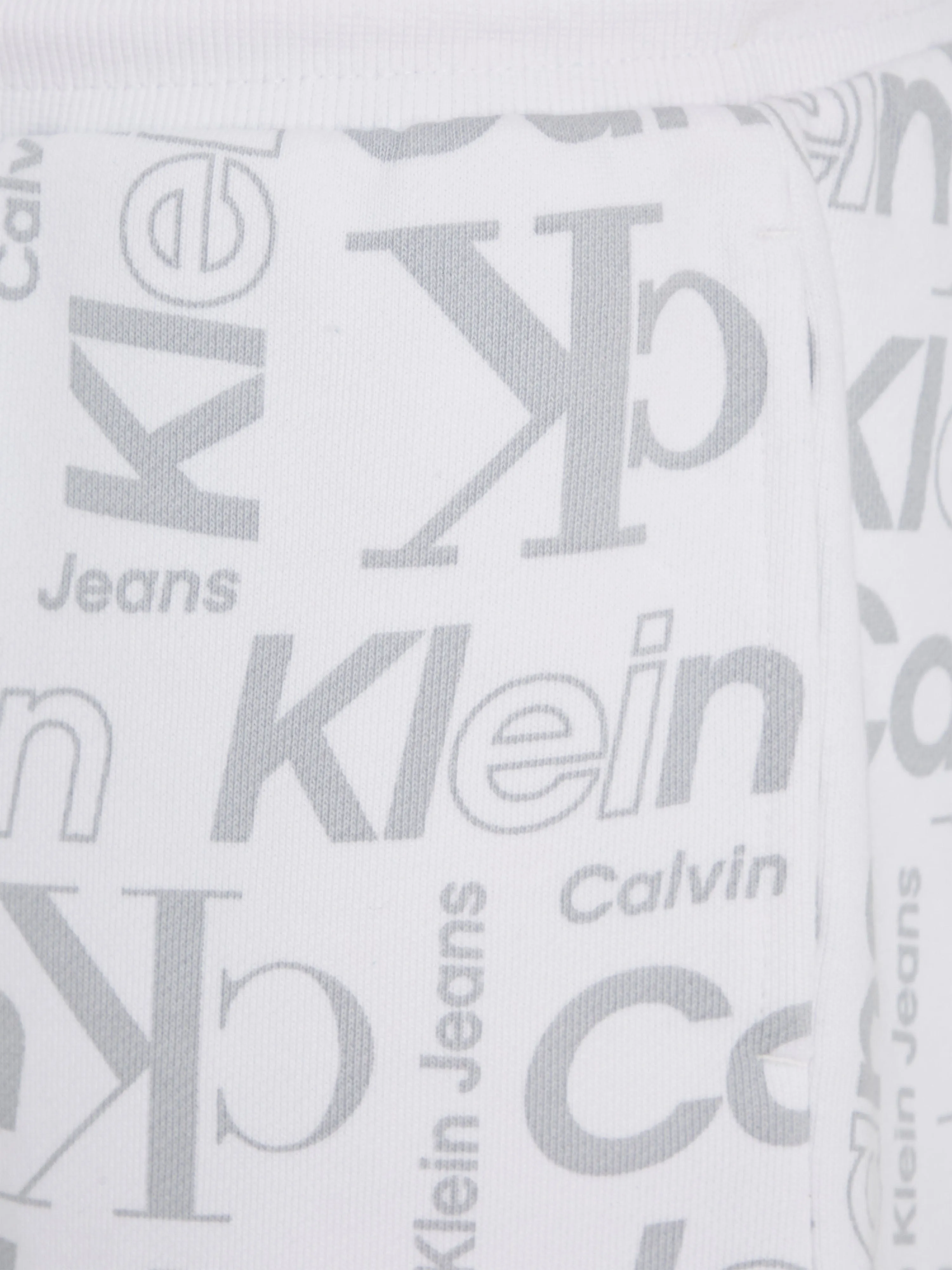Calvin Klein Jungen Institutional CK Logo Shorts in Weiß