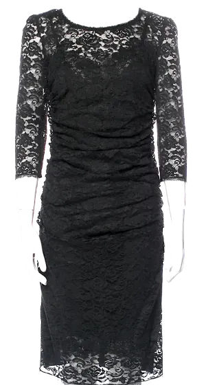 Dolce & Gabbana Italien. Schwarzes 3/4-Ärmel Spitzenmuster Rüschenkleid
