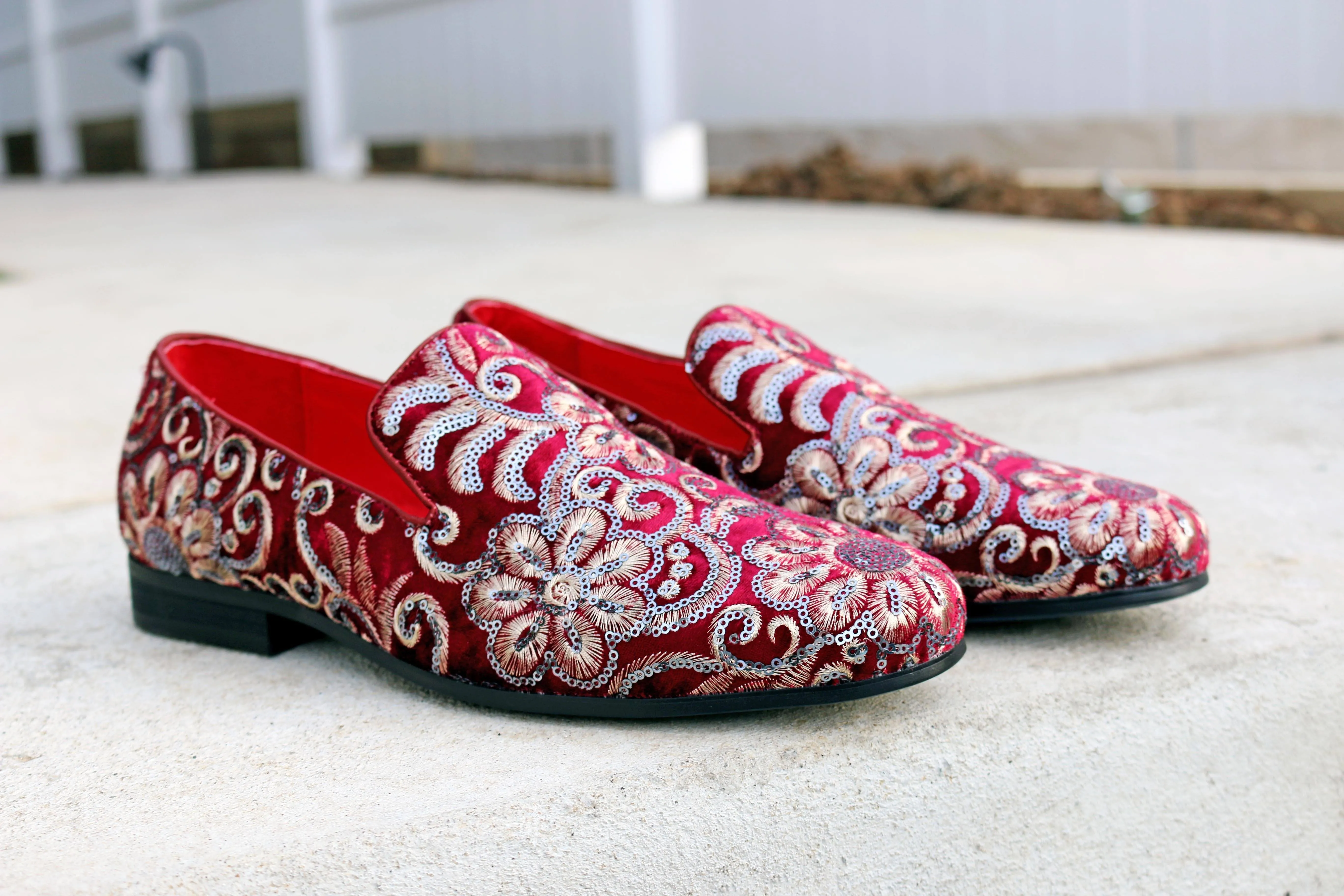 Bestickter Samt-Slip-On-Loafer Rubin