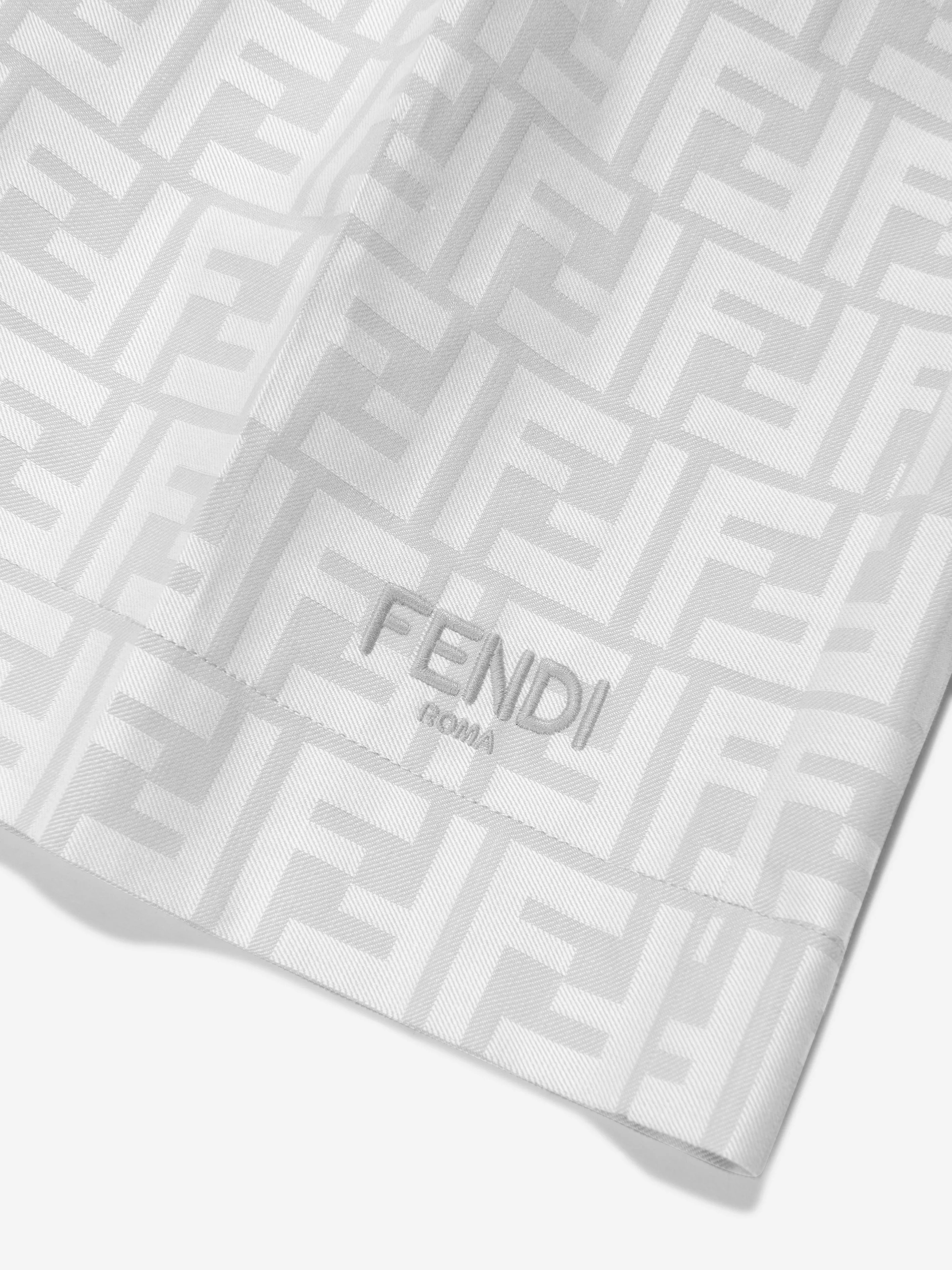 Fendi Boys FF Logo Shorts in Grau