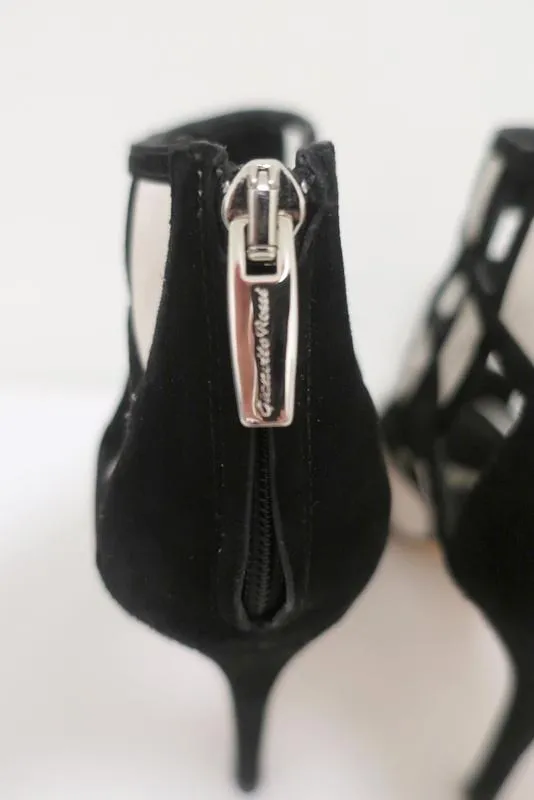 Gianvito Rossi Stiefeletten mit geometrischen Ausschnitten Schwarz Wildleder & Weiß Leder Größe 36.5