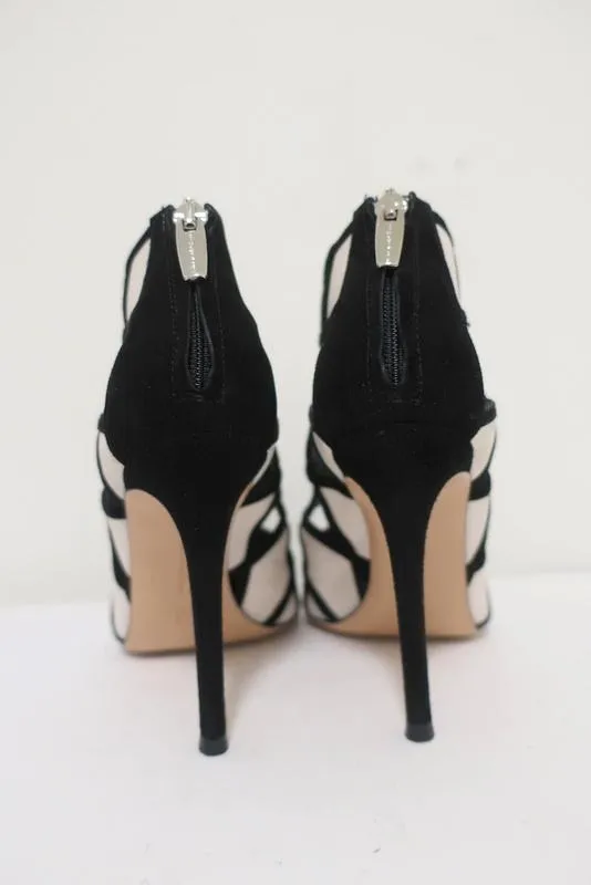 Gianvito Rossi Stiefeletten mit geometrischen Ausschnitten Schwarz Wildleder & Weiß Leder Größe 36.5