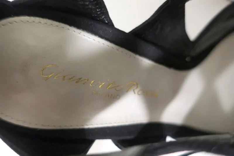 Gianvito Rossi Stiefeletten mit geometrischen Ausschnitten Schwarz Wildleder & Weiß Leder Größe 36.5