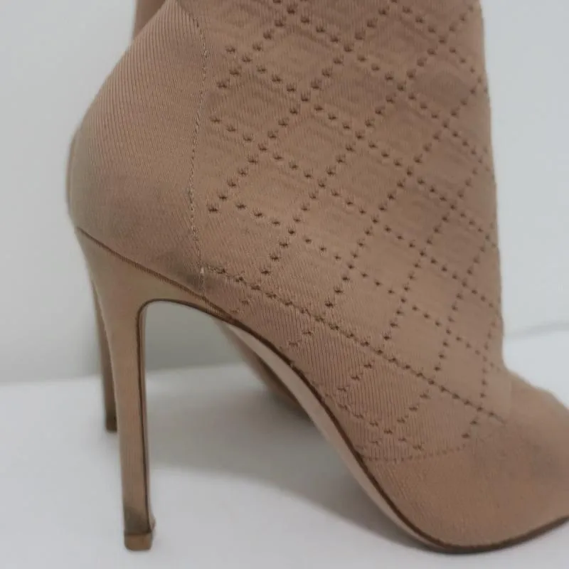 Gianvito Rossi Stretch-Knit-Stiefelette Beige Größe 38 Offene Zehen High Heel Knöchelstiefel