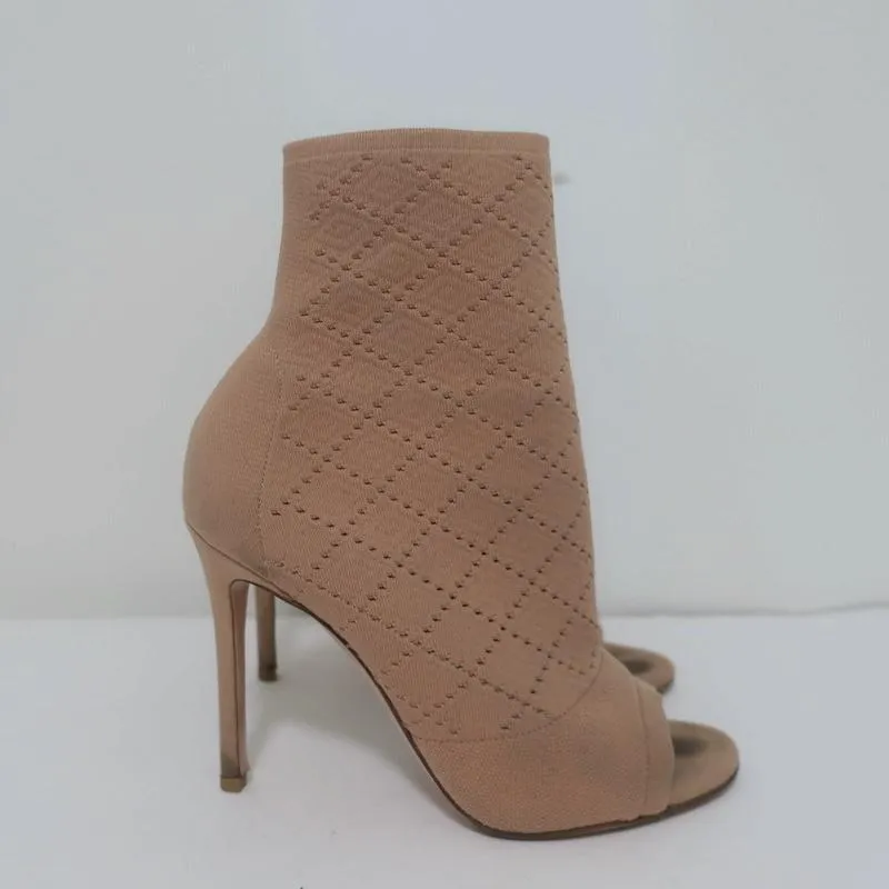 Gianvito Rossi Stretch-Knit-Stiefelette Beige Größe 38 Offene Zehen High Heel Knöchelstiefel