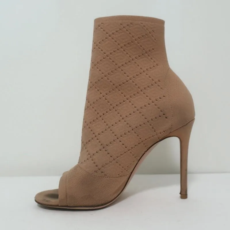 Gianvito Rossi Stretch-Knit-Stiefelette Beige Größe 38 Offene Zehen High Heel Knöchelstiefel