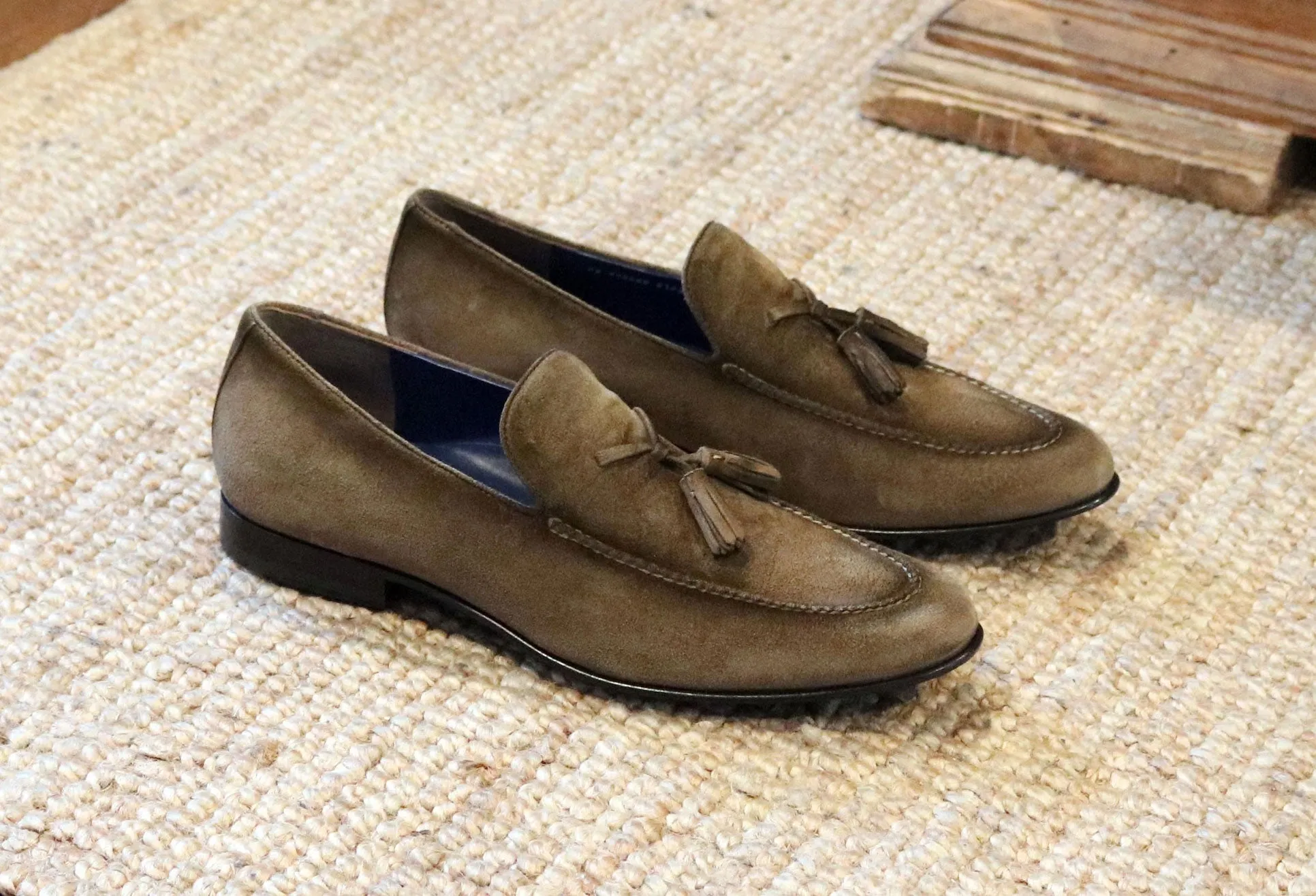 Jean Pierre Wildleder-Loafer mit Quasten in Olive
