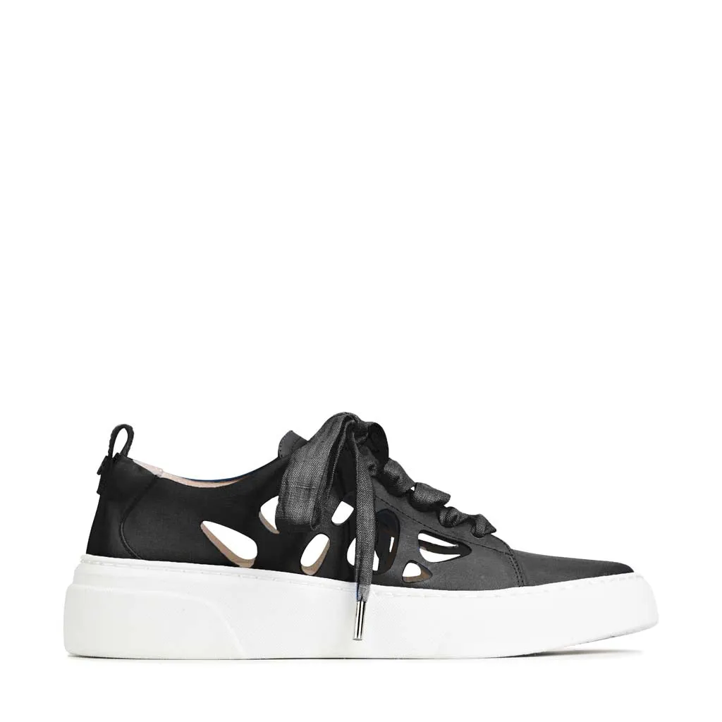 MINNIE LEDER LASER-AUSGESCHNITTENE SNEAKER