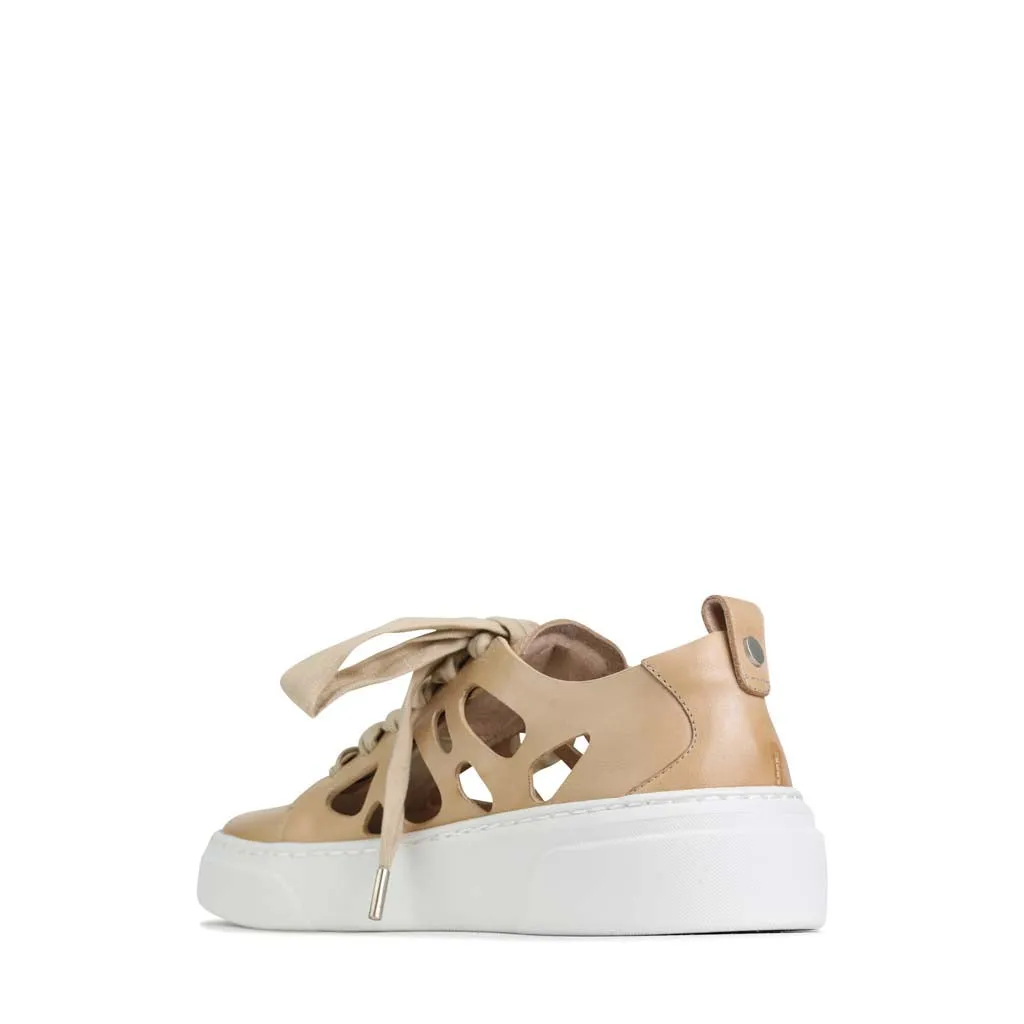 MINNIE LEDER LASER-AUSGESCHNITTENE SNEAKER