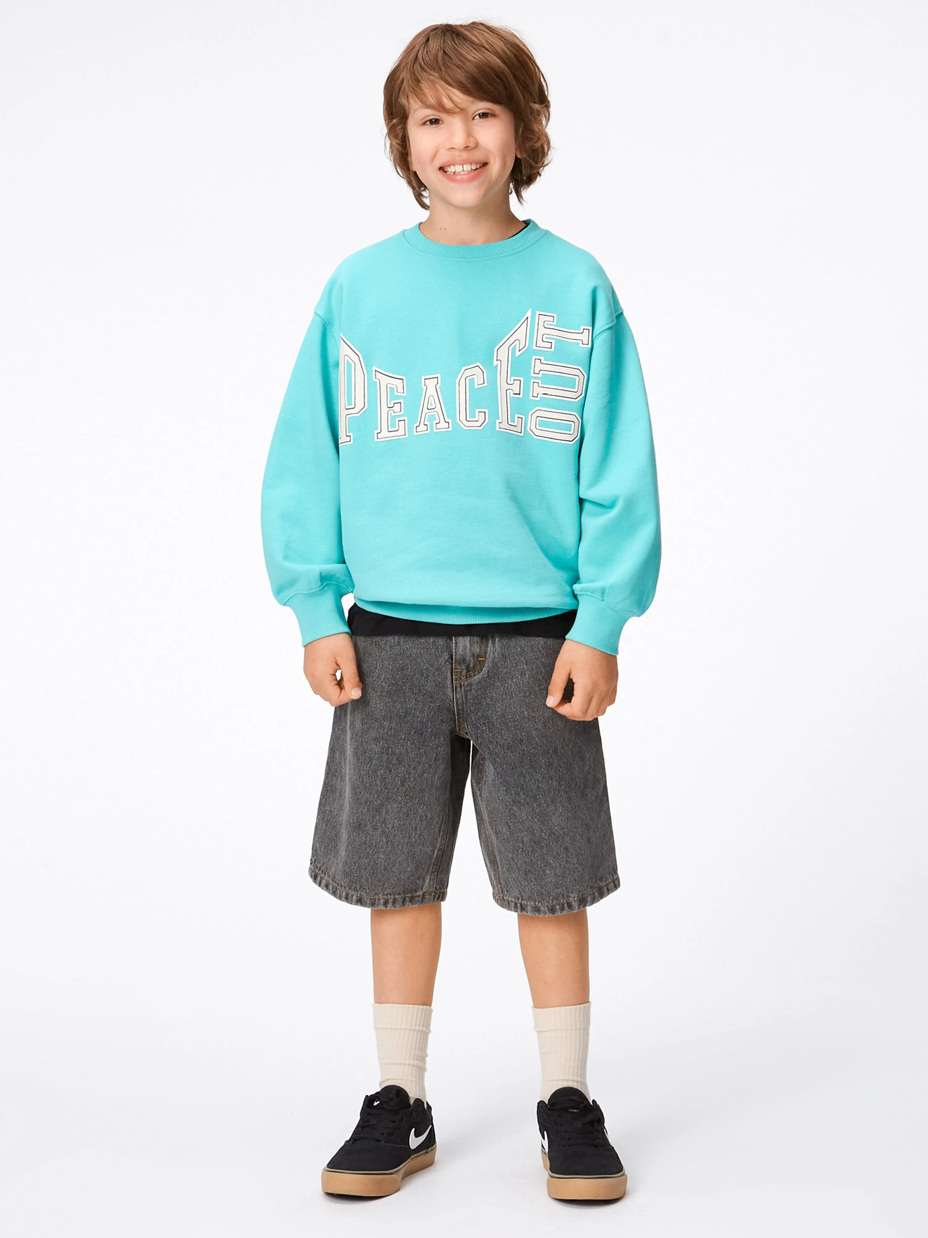 Molo Boys Gewaschene Denim-Shorts in Schwarz