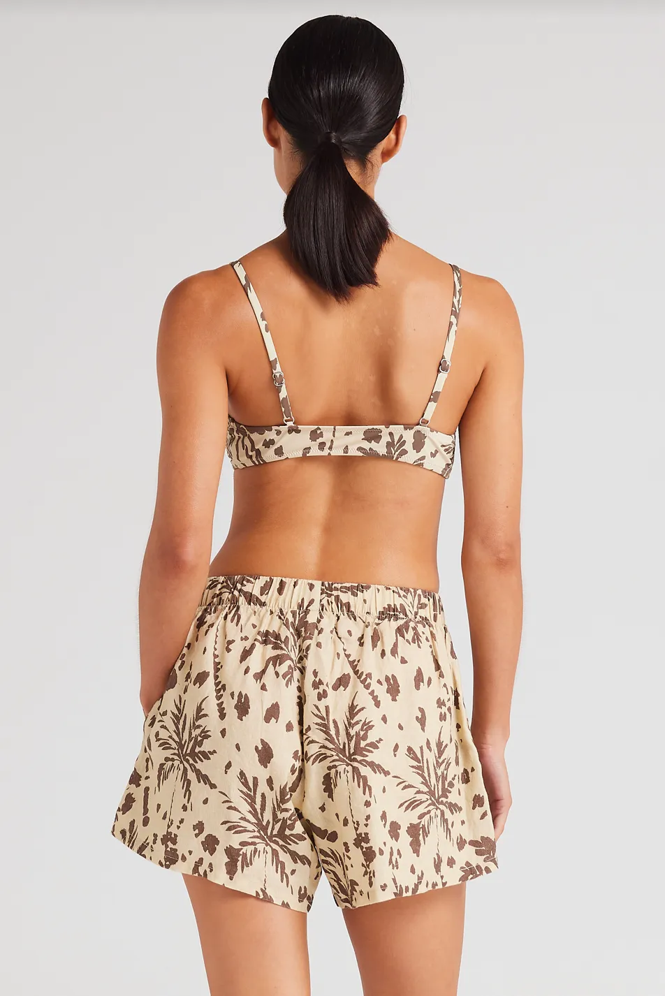 POOLSIDE PARADISO Zanzibar Schlitz Shorts - Marzipan