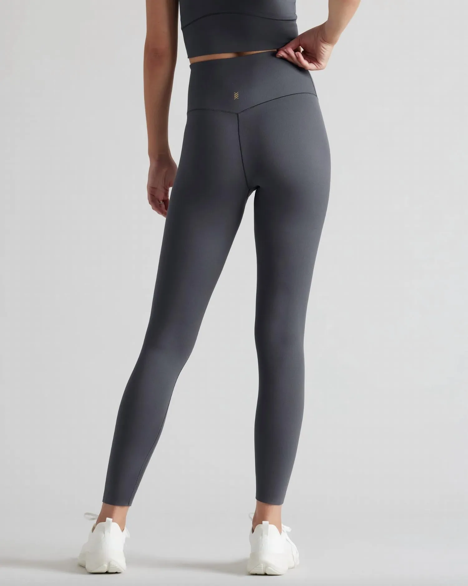 Revive 7/8 Leggings in Asphalt