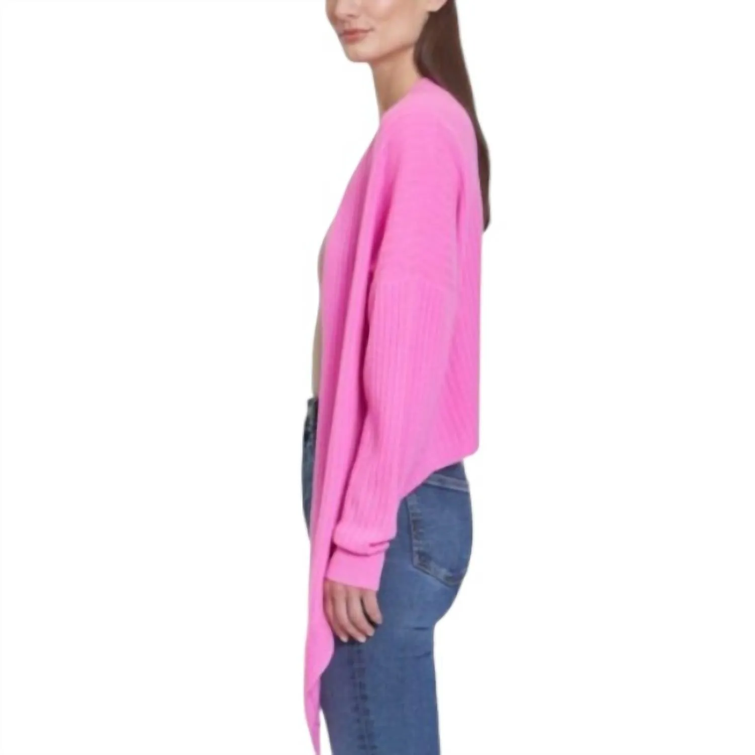 Vorne gebundener Rippstrick-Cardigan in Himbeere