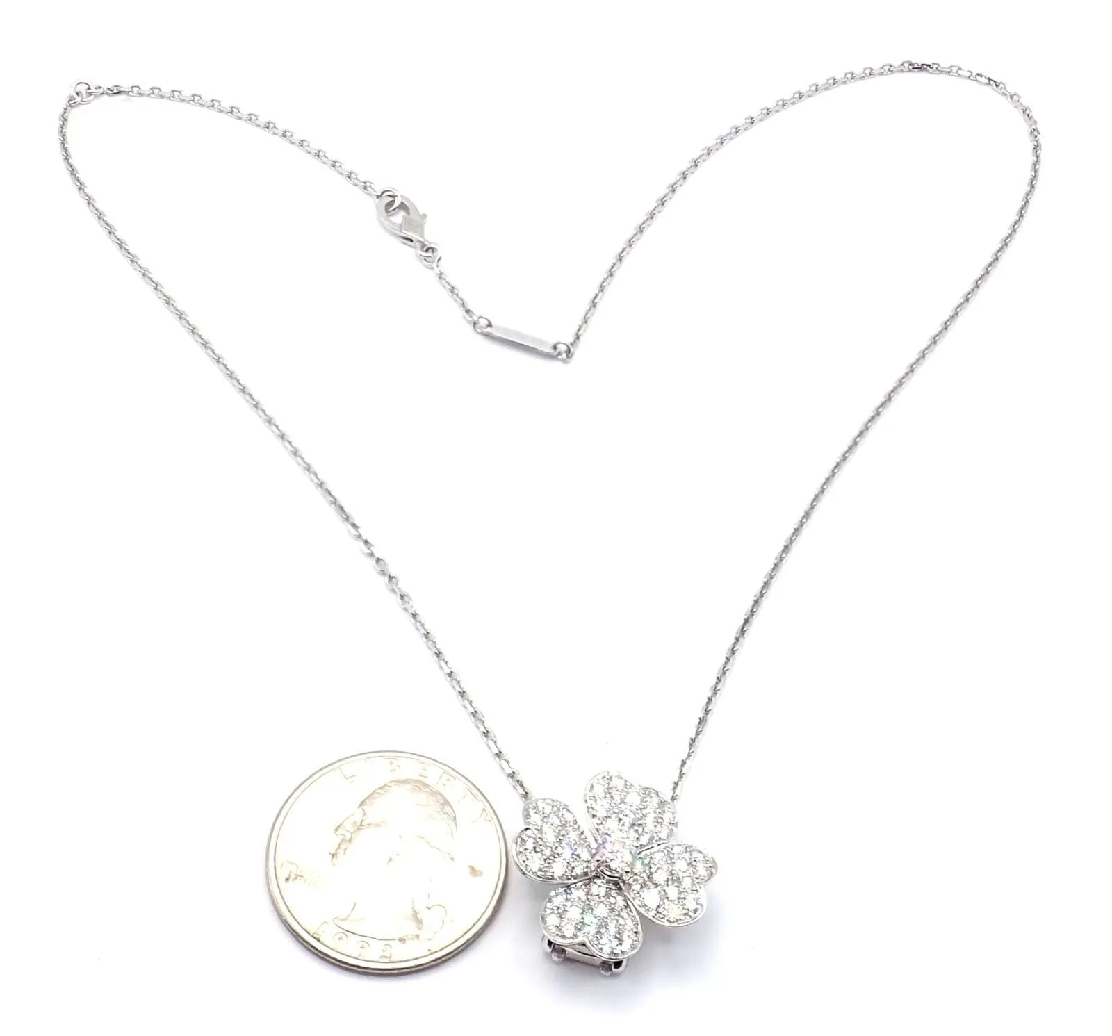 Van Cleef & Arpels Cosmos Brosche Anhänger Halskette aus 18 Karat Weißgold mit Diamanten in mittlerer Größe