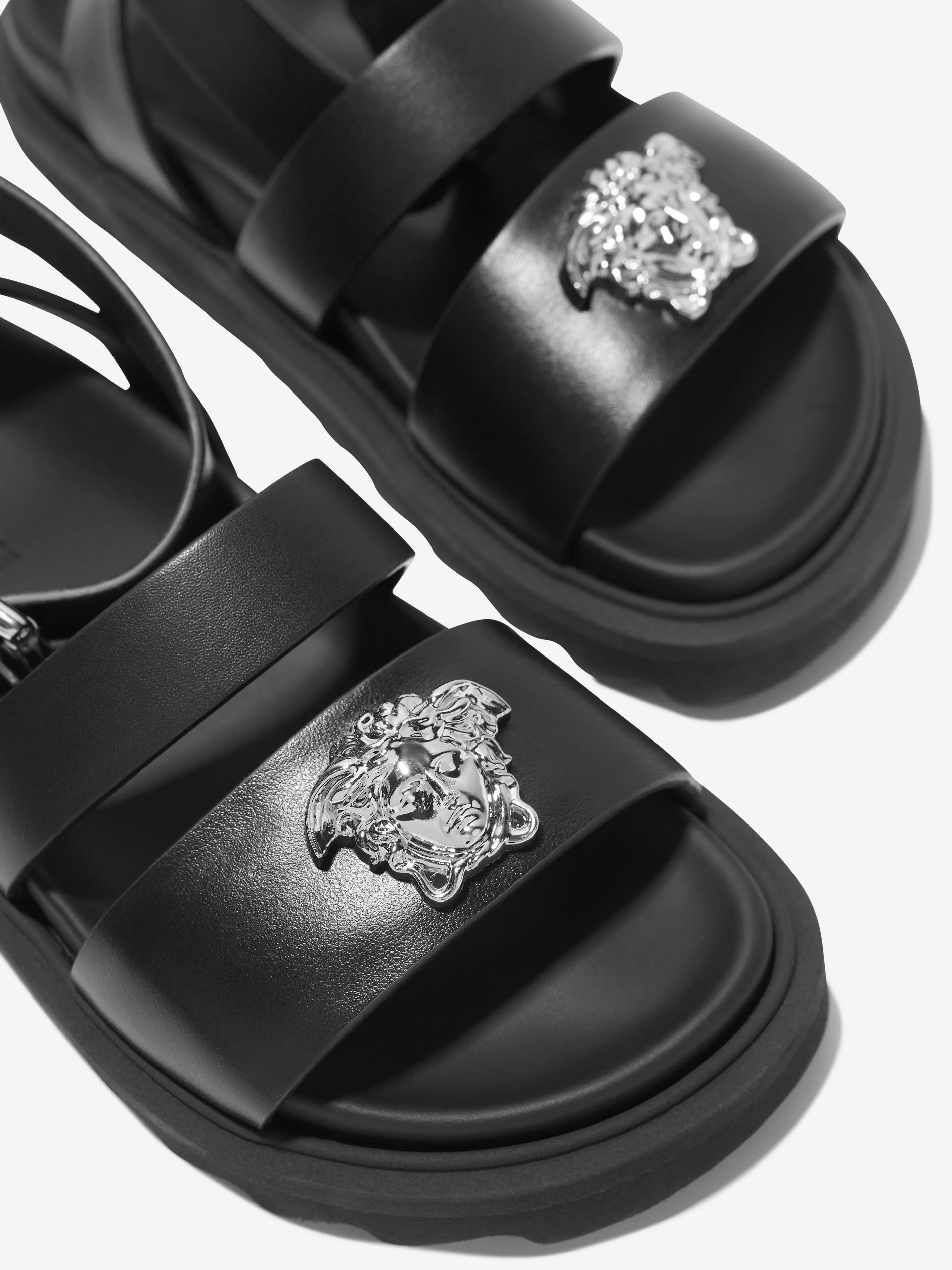 Versace Kids Leder Sandalen mit Medusa-Logo in Schwarz