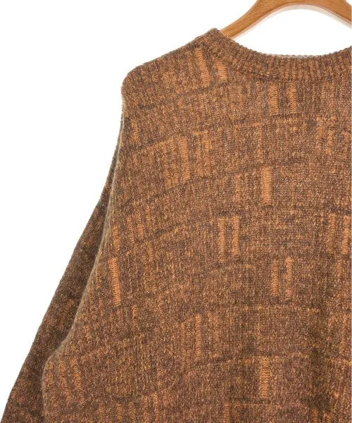 YOKE Pullover