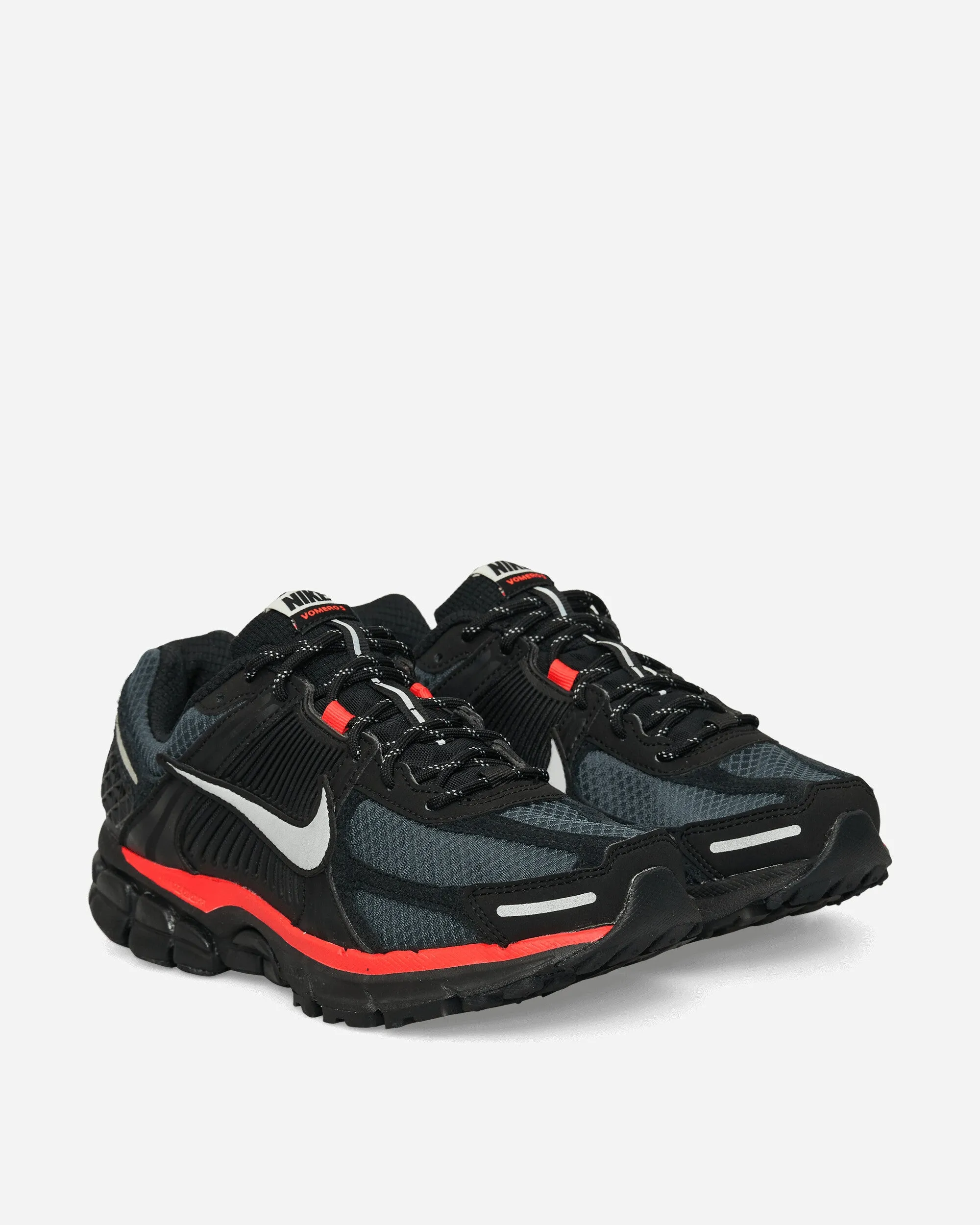 Zoom Vomero 5 Sneakers Schwarz / Leuchtendes Karmesinrot